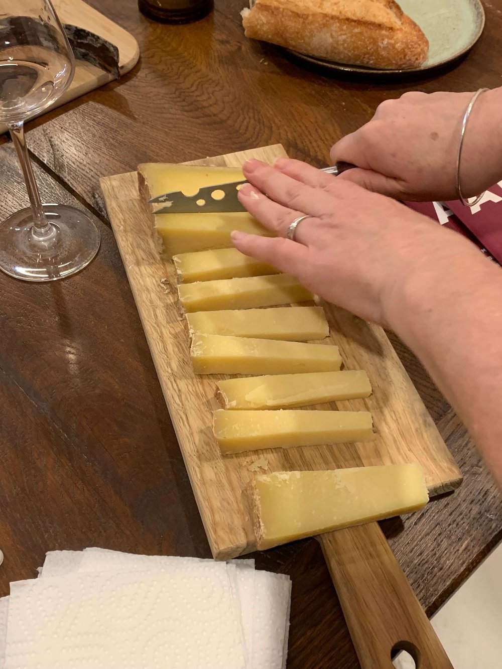 Jennifer Greco cheese class cutting Beaufort Chalet d'Aplage